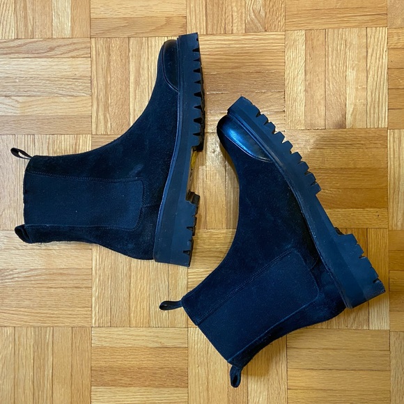 Flattered Sally boots ๐ - Picture 9 of 12